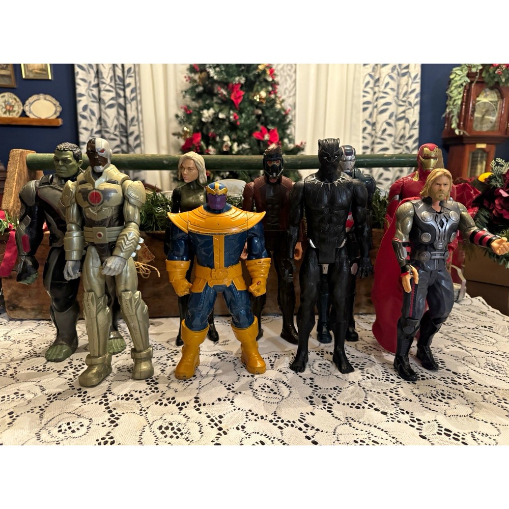 Marvel Avengers Mixed Lot 8 Plastic Action Figures. Thor's cape stained.